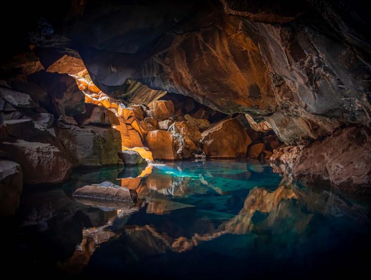 Grotte De La Madeleine